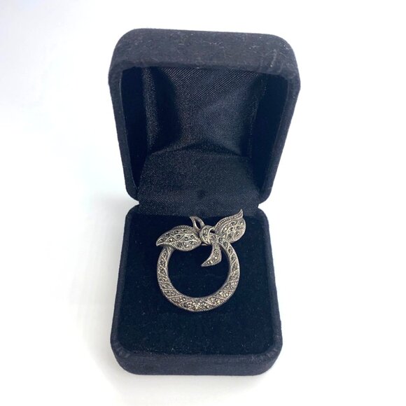 Wreath Brooch Silver Antiqued Women Floral - Picture 3 of 4